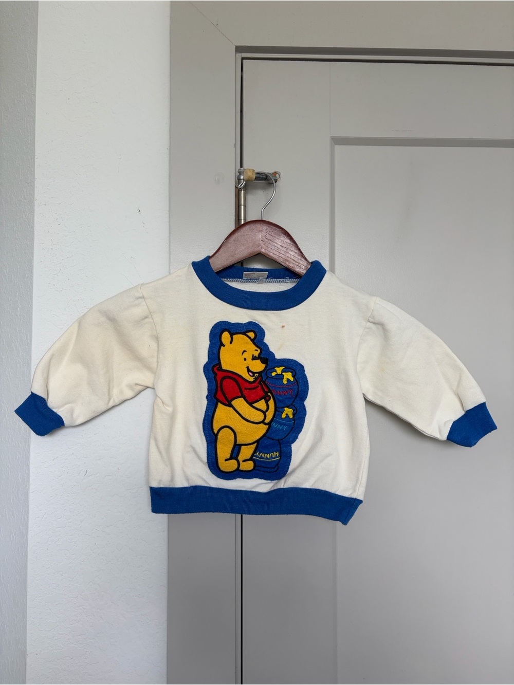 VINTAGE 90s WINNIE THE POOH BEAR DISNEY CREWNECK SWEATSHIRT WHITE KIDS 18